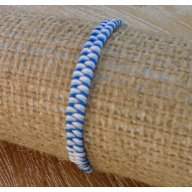 Bracelet macramé blanc et bleu 6