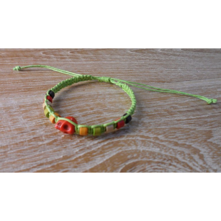 Bracelet macramé vert skull